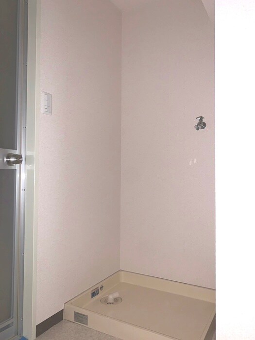 物件内観写真13　(洗濯機置場)