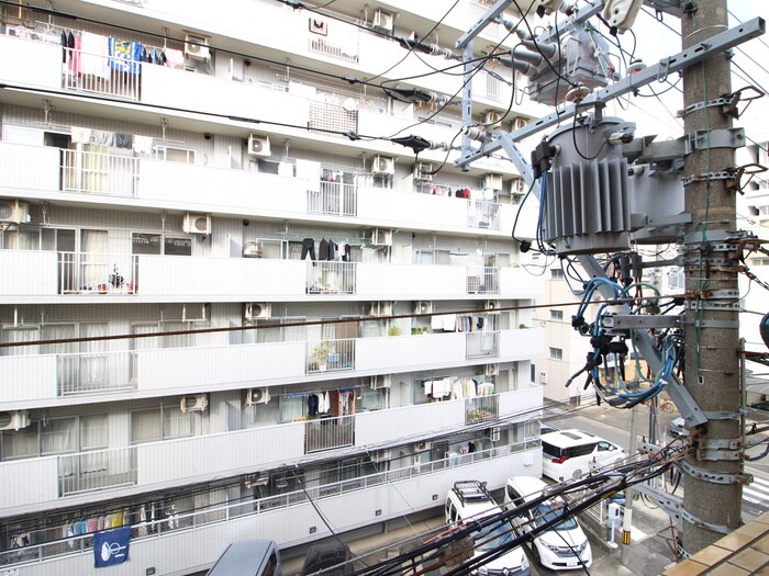 物件内観写真16　(室内からの展望)