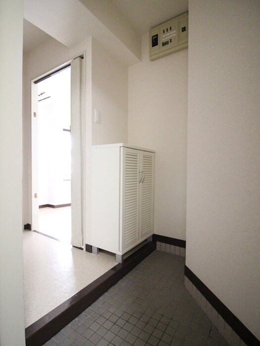 物件内観写真18　(玄関)