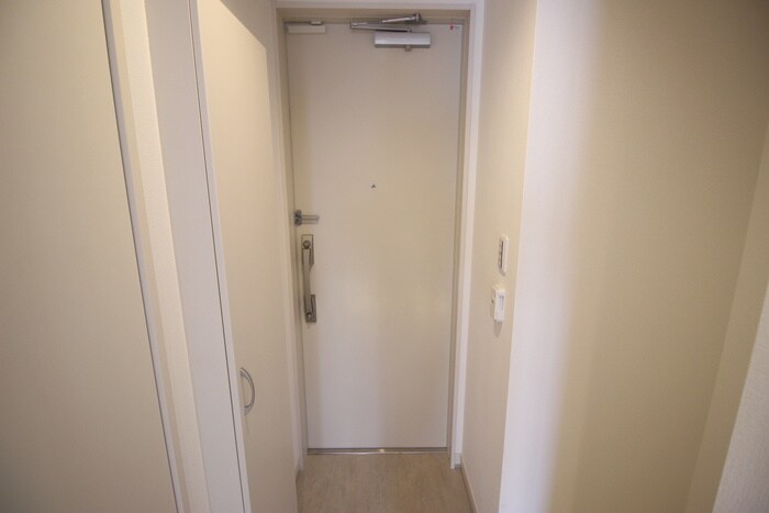 物件内観写真16　(玄関)