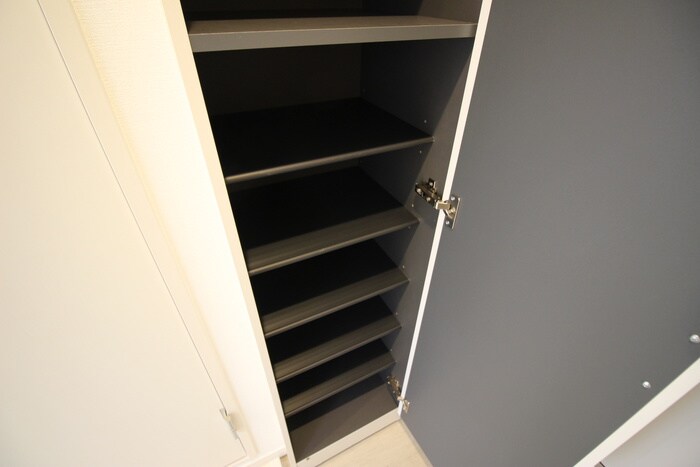 物件内観写真18　(靴箱)