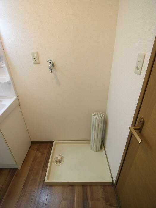 物件内観写真21　(洗濯機置場)