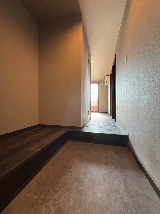 物件内観写真15　(玄関)