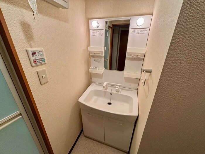 物件内観写真12　(洗面)