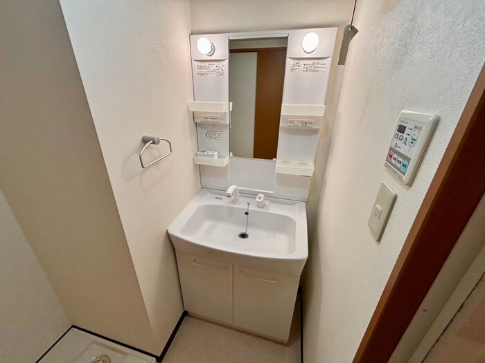 物件内観写真12　(洗面)