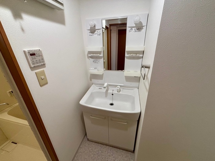 物件内観写真12　(洗面)