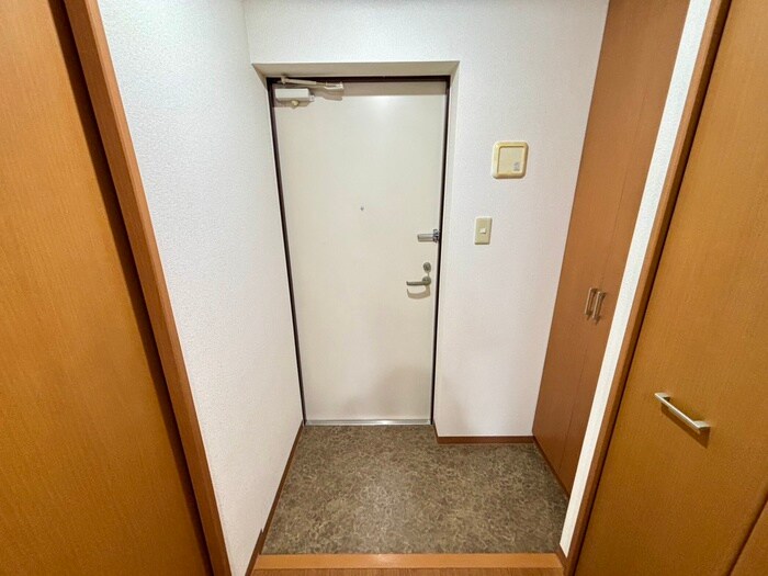 物件内観写真14　(玄関)