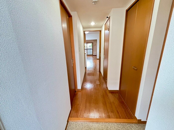物件内観写真19　(廊下)