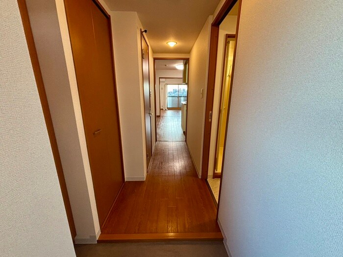 物件内観写真20　(廊下)