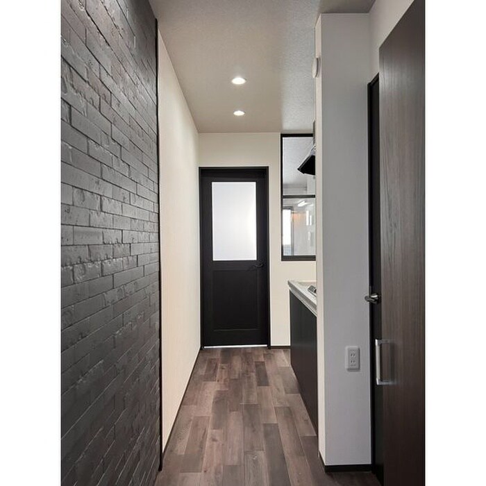 物件内観写真8　(玄関)