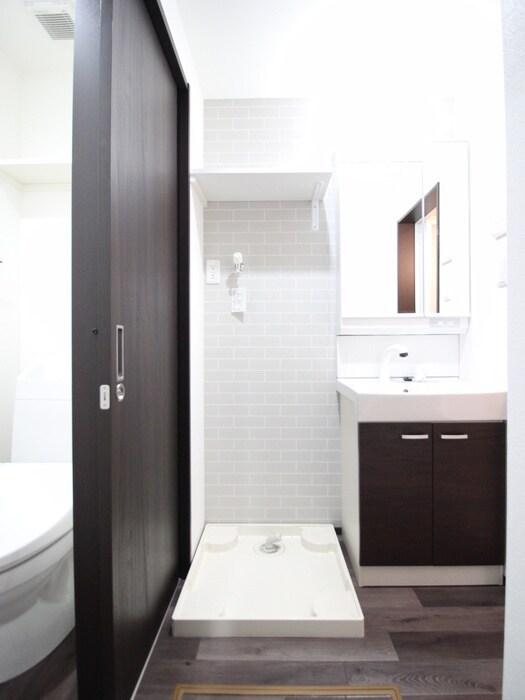 物件内観写真18　(洗濯機置場)