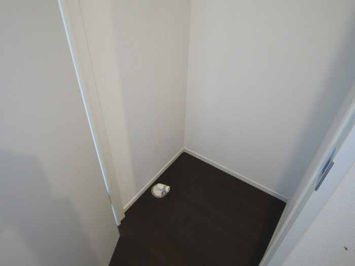 物件内観写真11　(洗濯機置場)