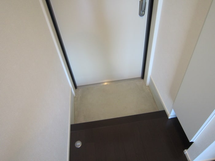 物件内観写真16　(玄関)