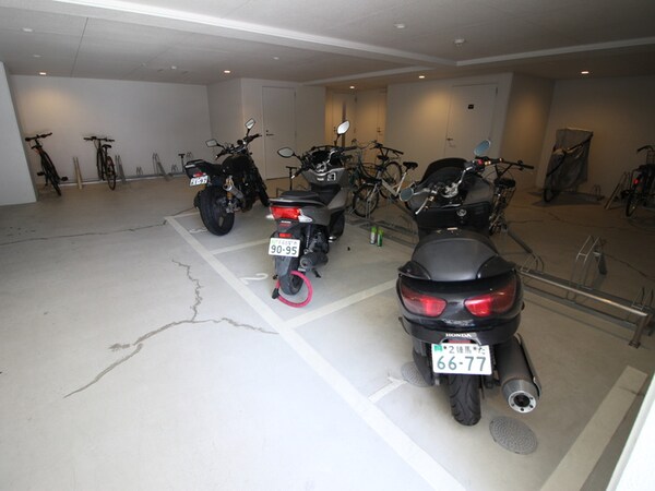 バイク置き場