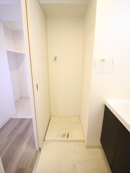 物件内観写真13　(洗濯機置場)