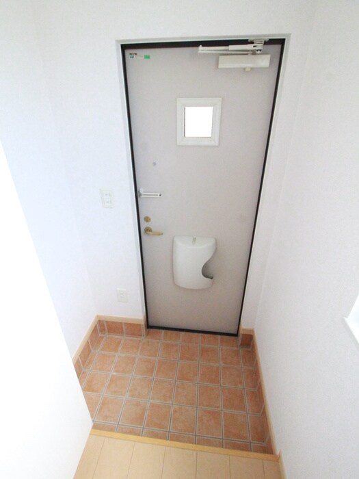 物件内観写真22　(玄関)