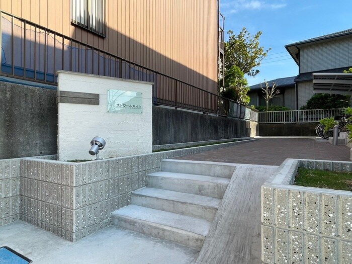 物件外観写真3　(エントランス部分)