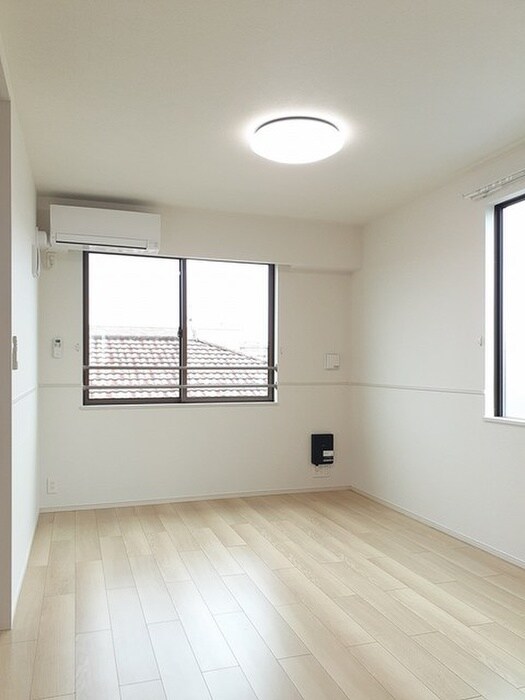 物件内観写真4　(居室)