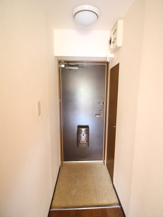 物件内観写真10　(玄関)