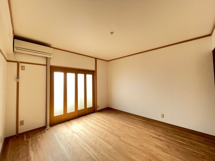 物件内観写真10　(居室)