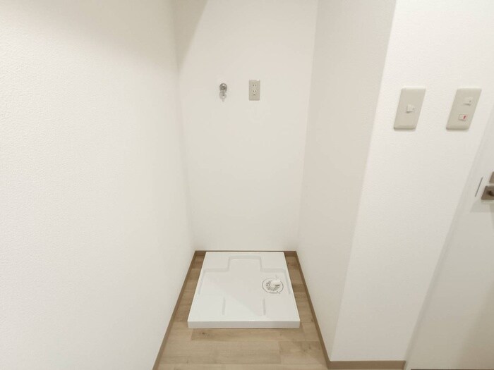 物件内観写真16　(洗濯機置場)