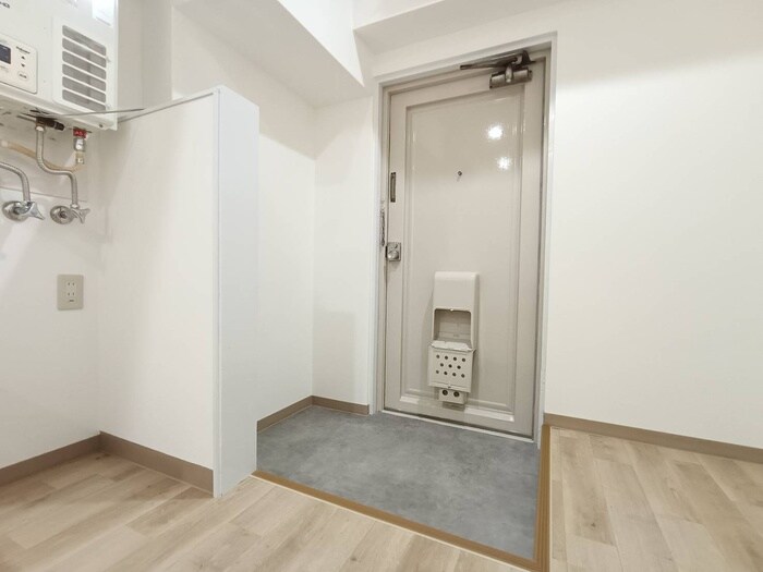 物件内観写真18　(玄関)