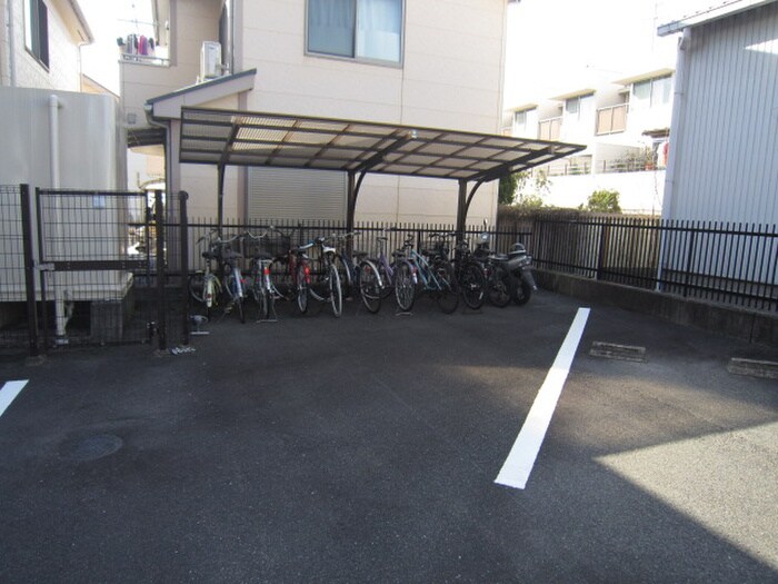 物件外観写真6　(駐輪場)