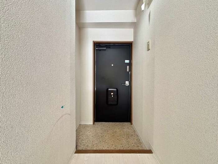 物件内観写真16　(玄関)