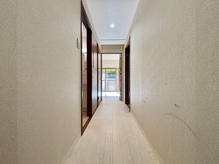 物件内観写真17　(廊下)