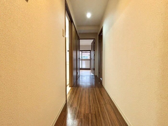 物件内観写真17　(廊下)