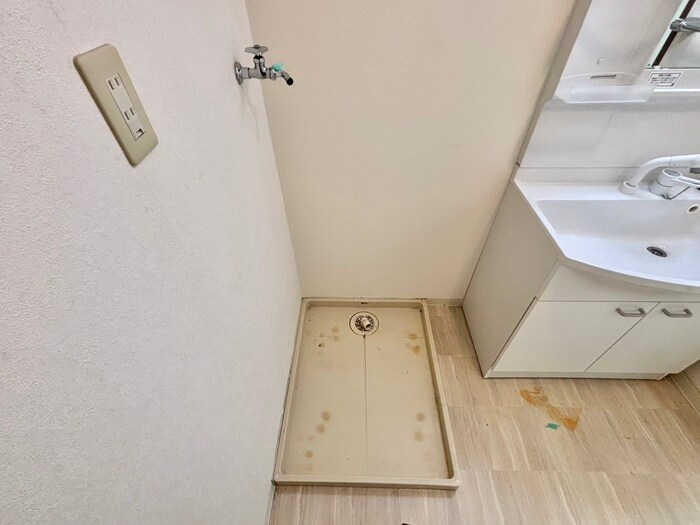 物件内観写真18　(洗濯機置場)