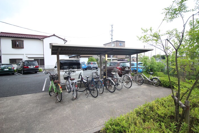 物件外観写真3　(駐輪場)