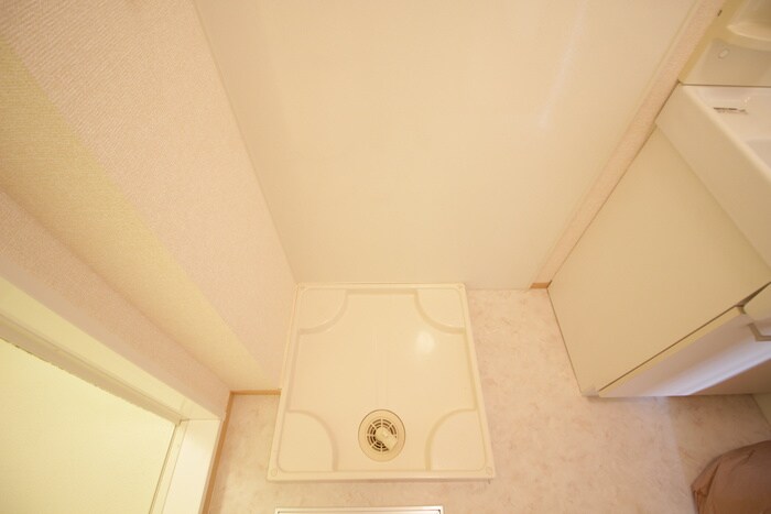 物件内観写真18　(洗濯機置場)