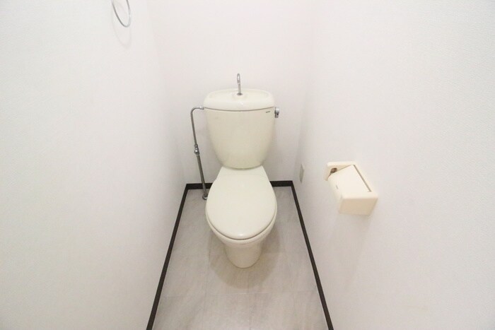 物件内観写真8　(トイレ)