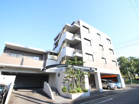 メゾン第６初島外観写真