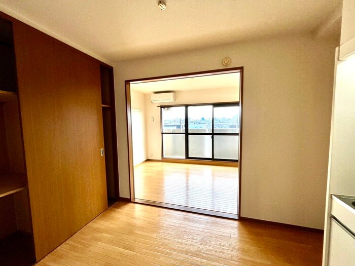 物件内観写真8　(居室)