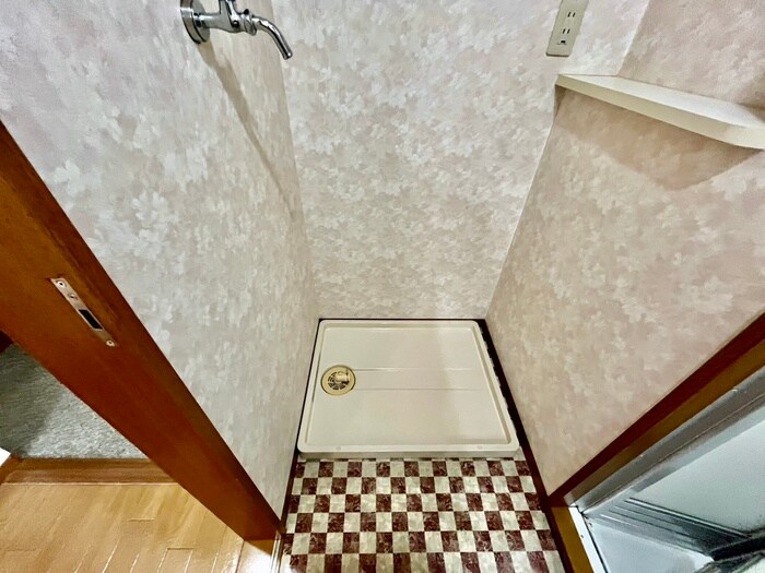 物件内観写真17　(洗濯機置場)