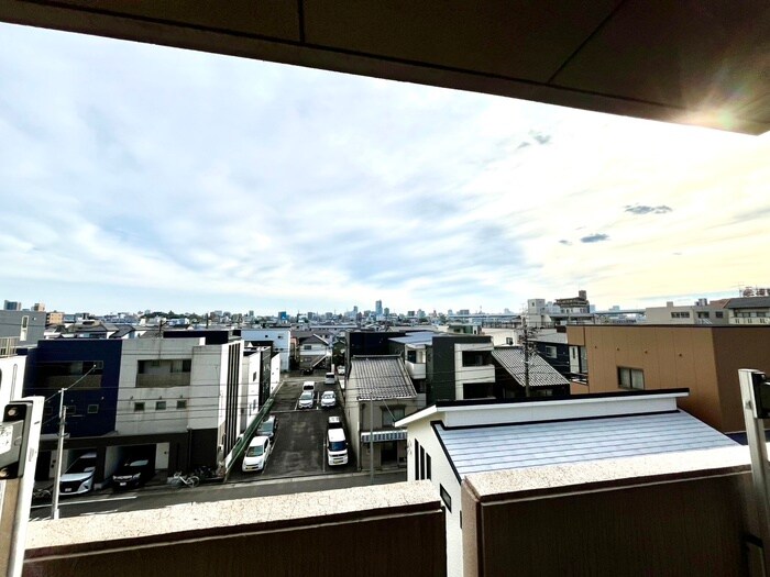 物件内観写真22　(室内からの展望)