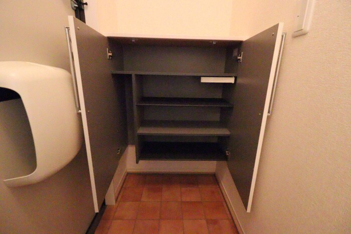 物件内観写真9　(靴箱)