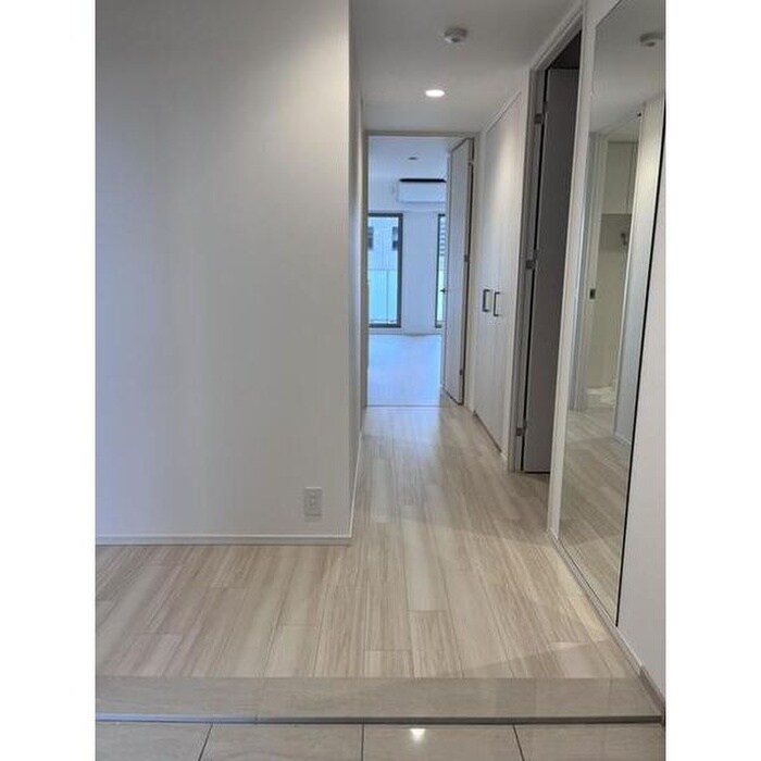 物件内観写真14　(玄関)