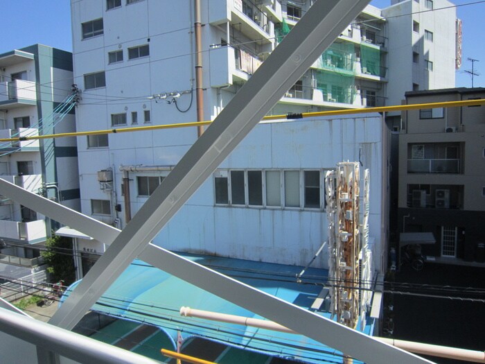 物件内観写真16　(室内からの展望)