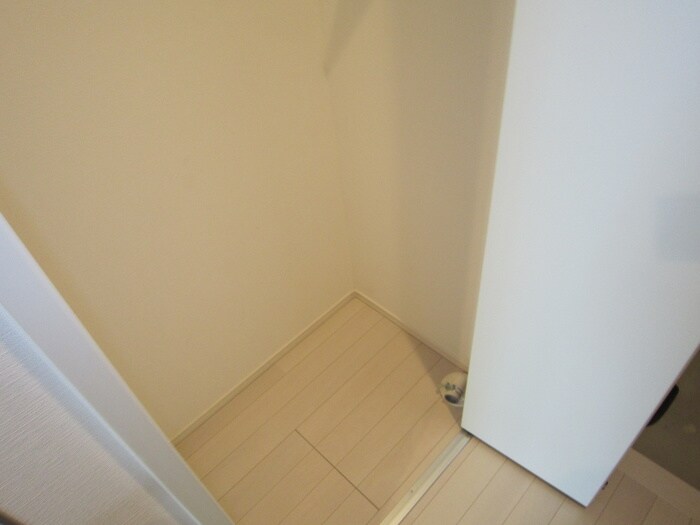 物件内観写真17　(洗濯機置場)