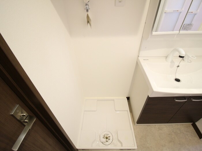 物件内観写真14　(洗濯機置場)