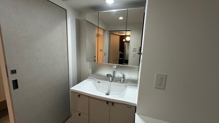 物件内観写真12　(洗面)