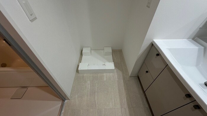 物件内観写真14　(洗濯機置場)