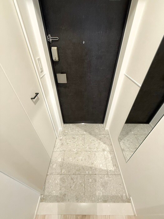 物件内観写真18　(玄関)