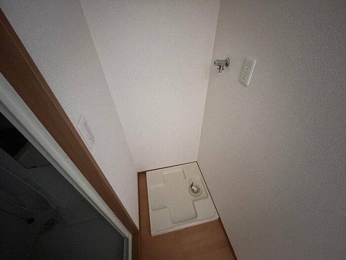 物件内観写真14　(洗濯機置場)