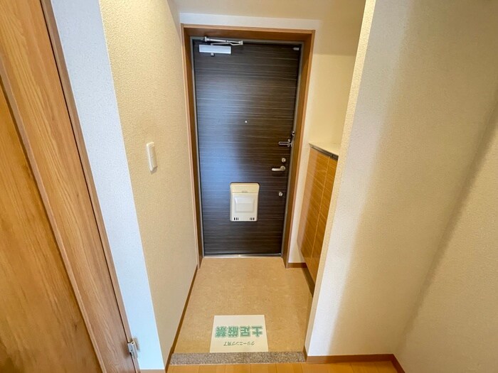 物件内観写真15　(玄関)