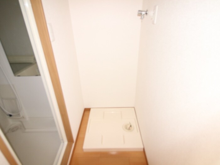 物件内観写真15　(洗濯機置場)