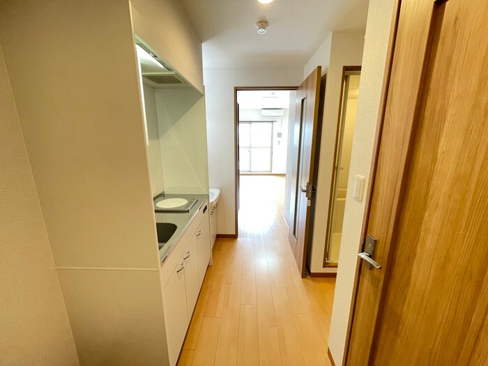 物件内観写真16　(廊下)